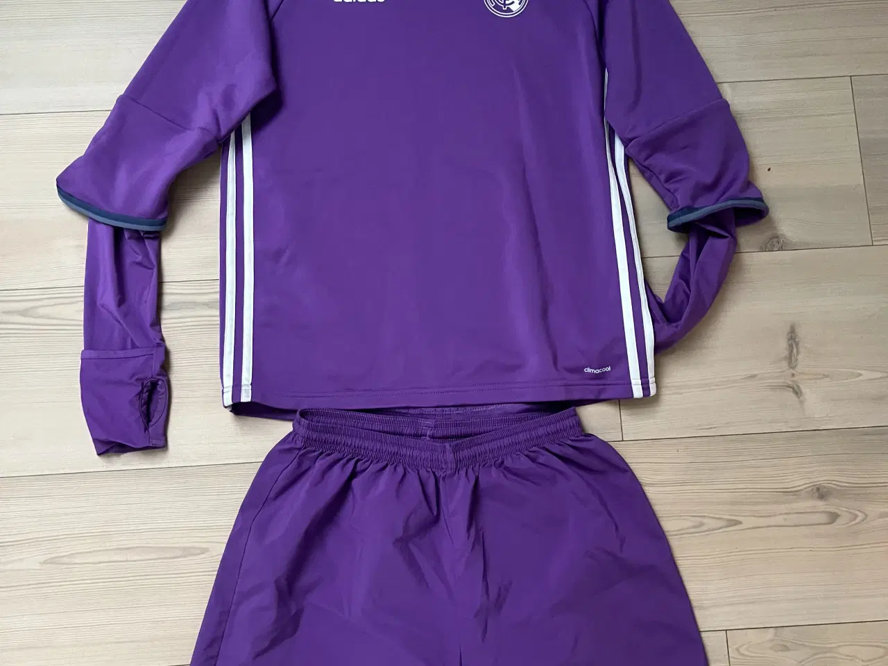 Billede 19 - Fodboldtrøjer i Børnestørrelser 