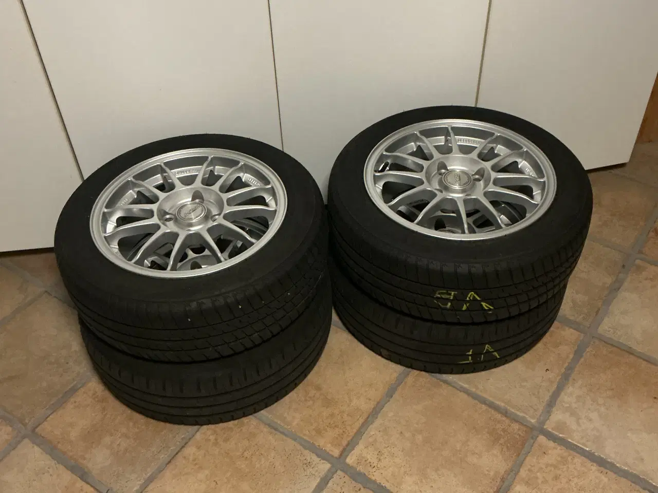 Billede 1 - Alufælge med sommerdæk