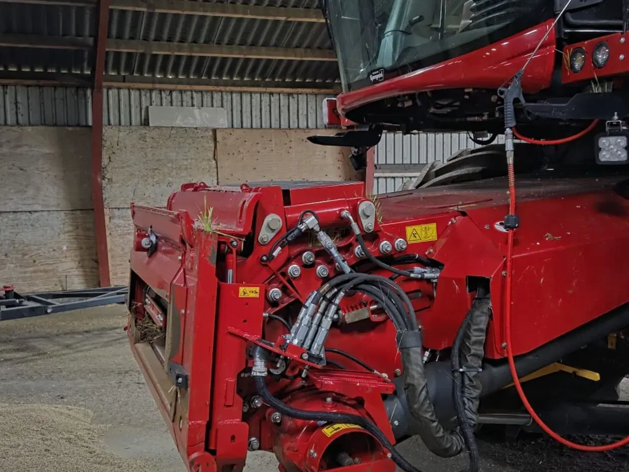 Billede 10 - Case IH 8250 Axial-Flow med 35fod Varicut skærebord. Dansk maskine