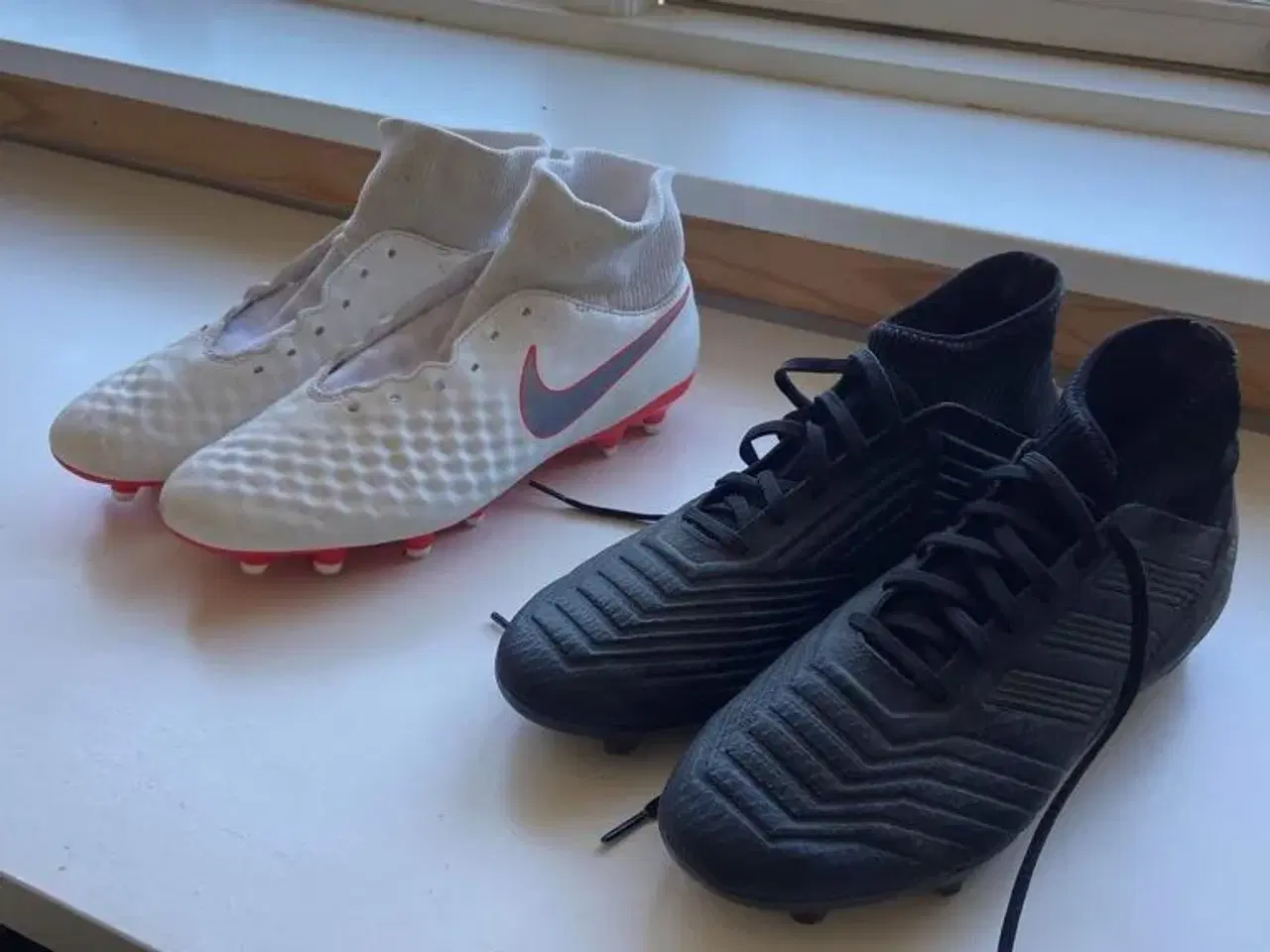 Billede 1 - Nike og Adidas støvler