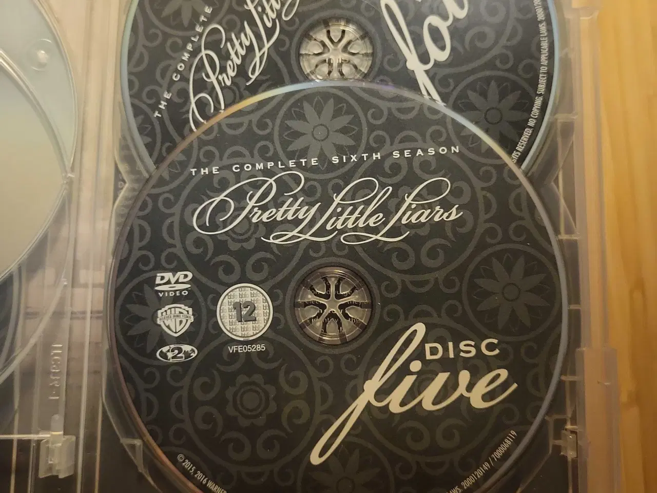 Billede 4 - Pretty Little Liars Sæson 6 DvdBox