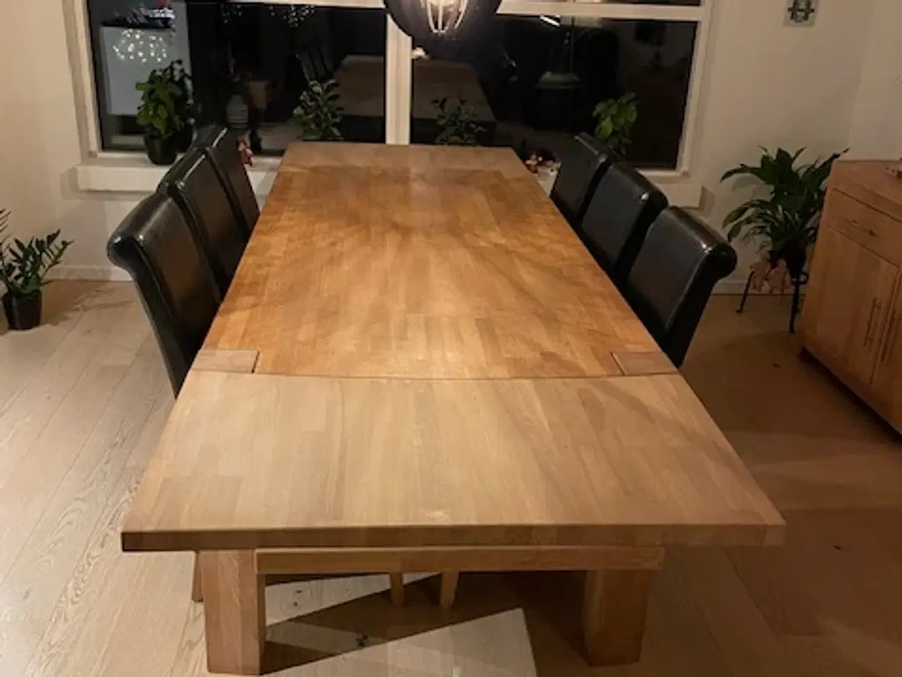 Billede 2 - Spisebord med 6 stole - massiv eg – sæbebehandlet