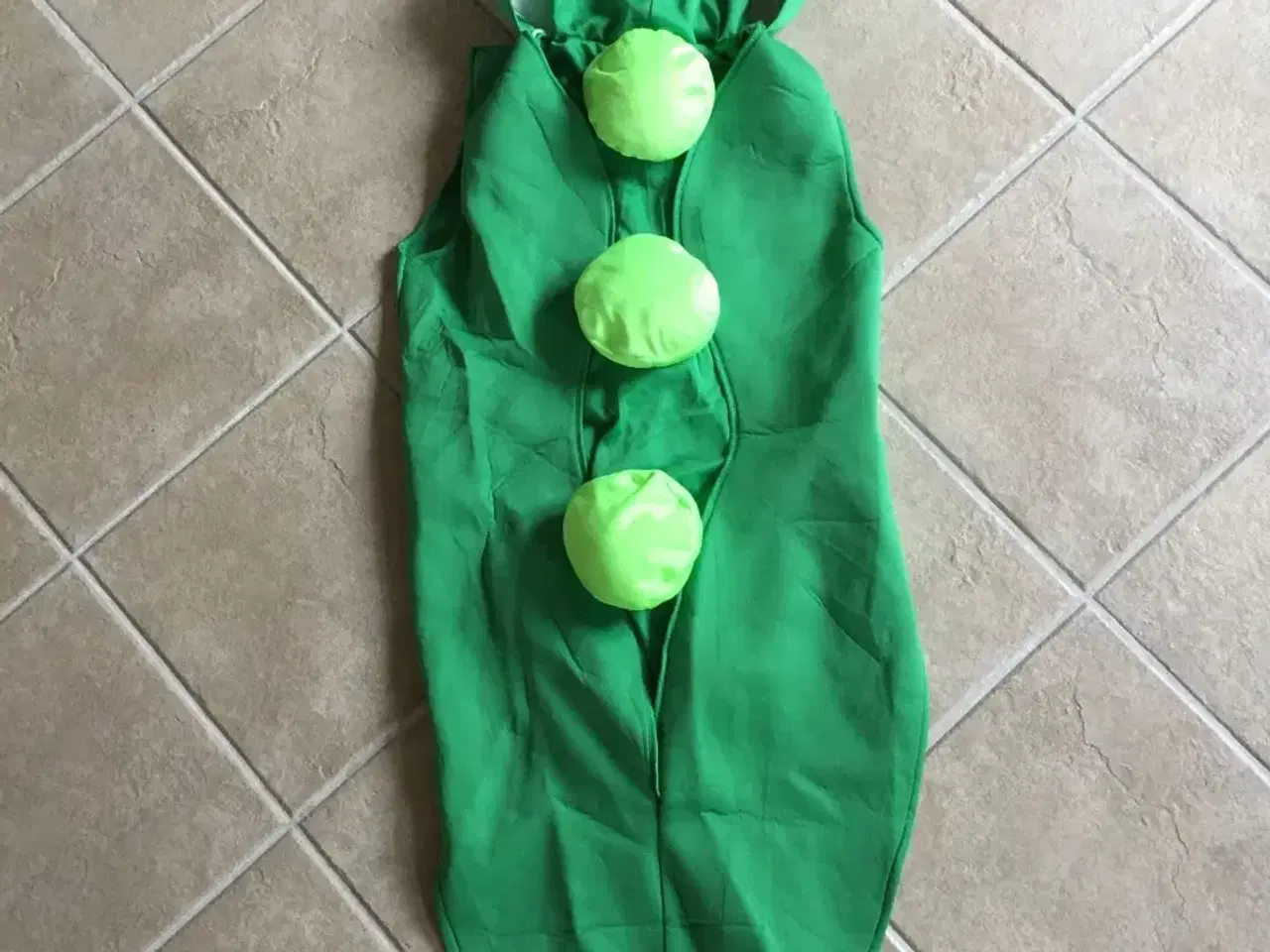 Billede 1 - Grønært udklædning str. 152