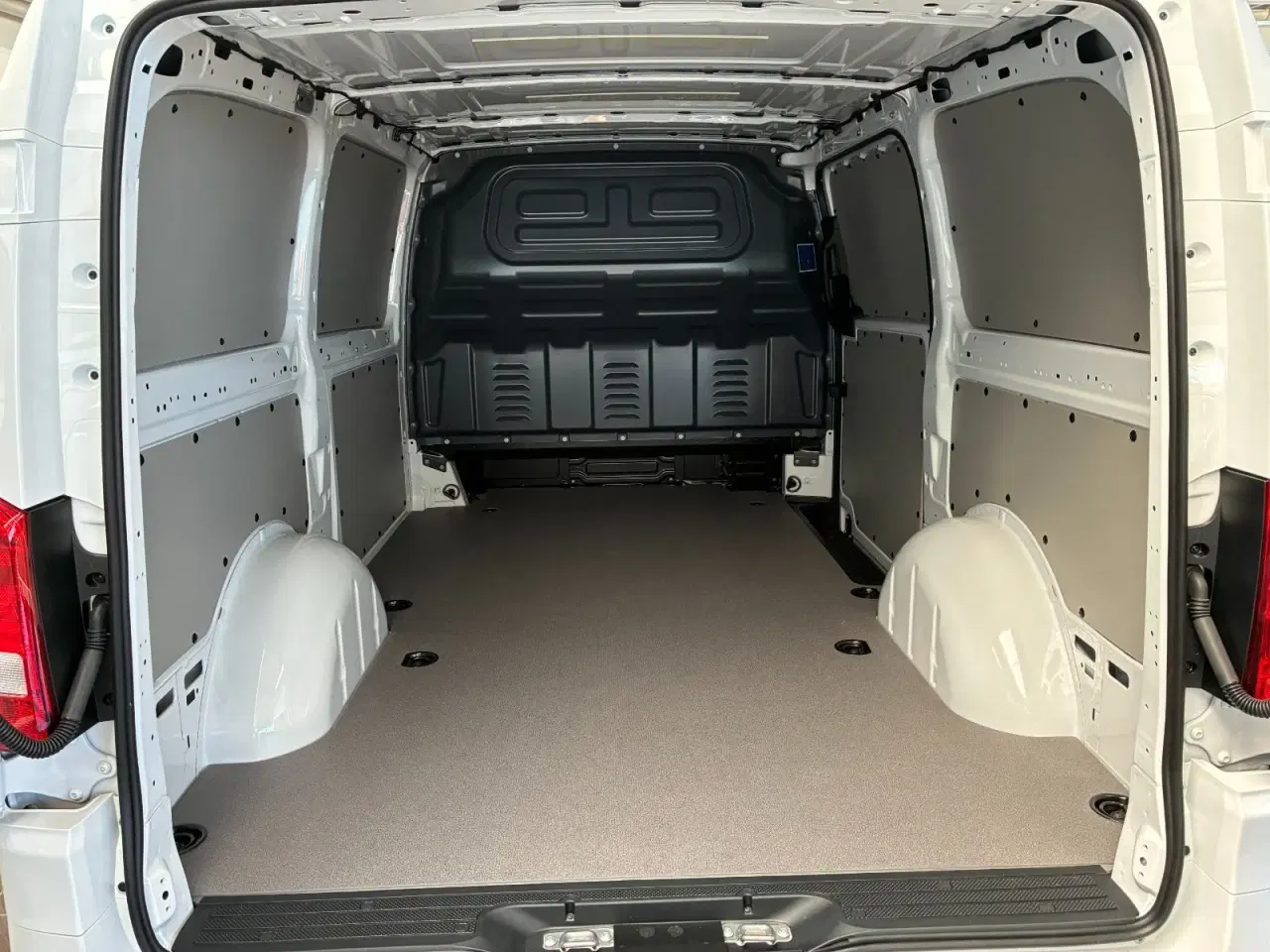 Billede 3 - Mercedes Vito 114 2,0 CDi A2 Kassevogn PRO aut. RWD