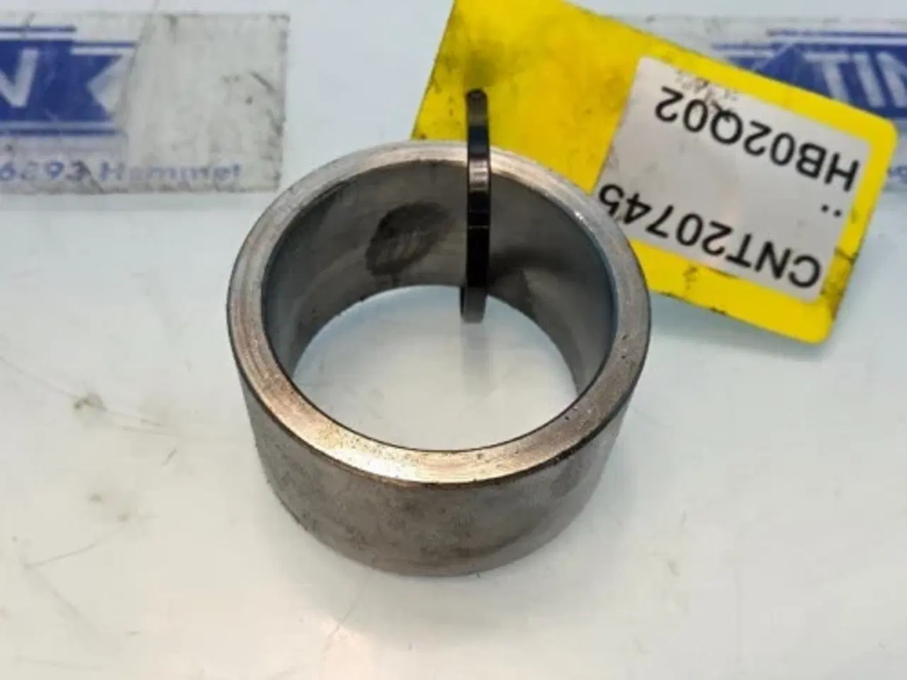 Billede 3 - New Holland TM135 Afstandsstykke 5171158