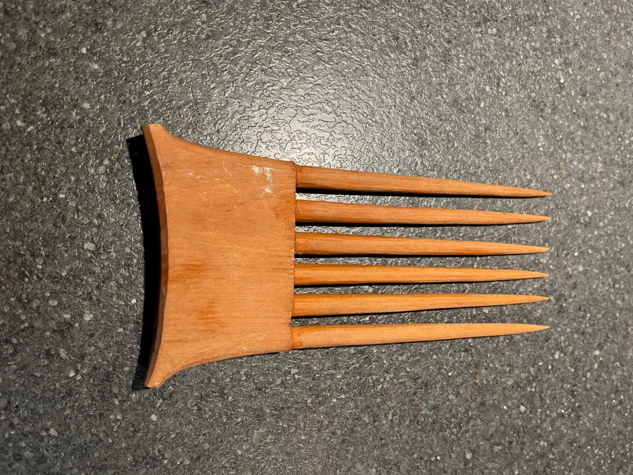 Billede 1 - Håndlavet afrikansk trækam med lange tænder