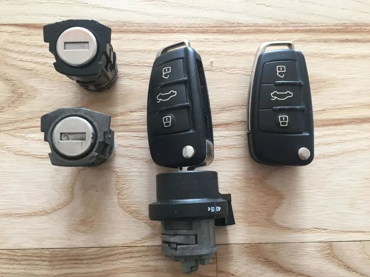 Billede 2 - Audi låsecylindre + nøgler