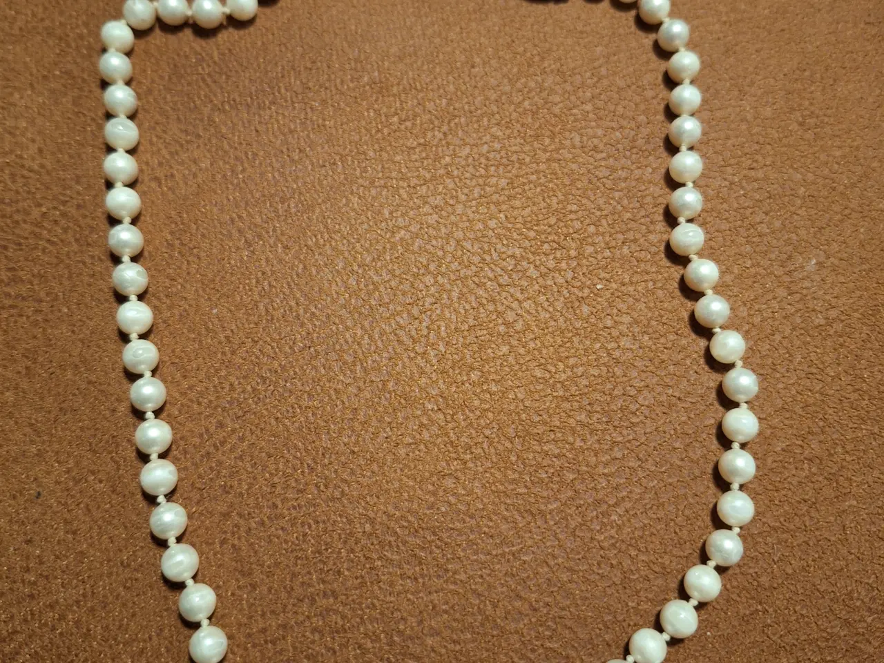 Billede 1 - Venusperle halskæde med sølvlås