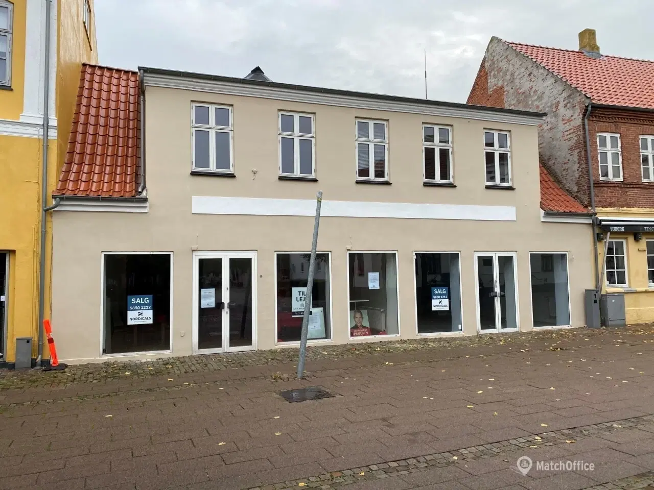 Billede 1 - To butikker midt på Algade i Korsør - udlejes separat eller samlet