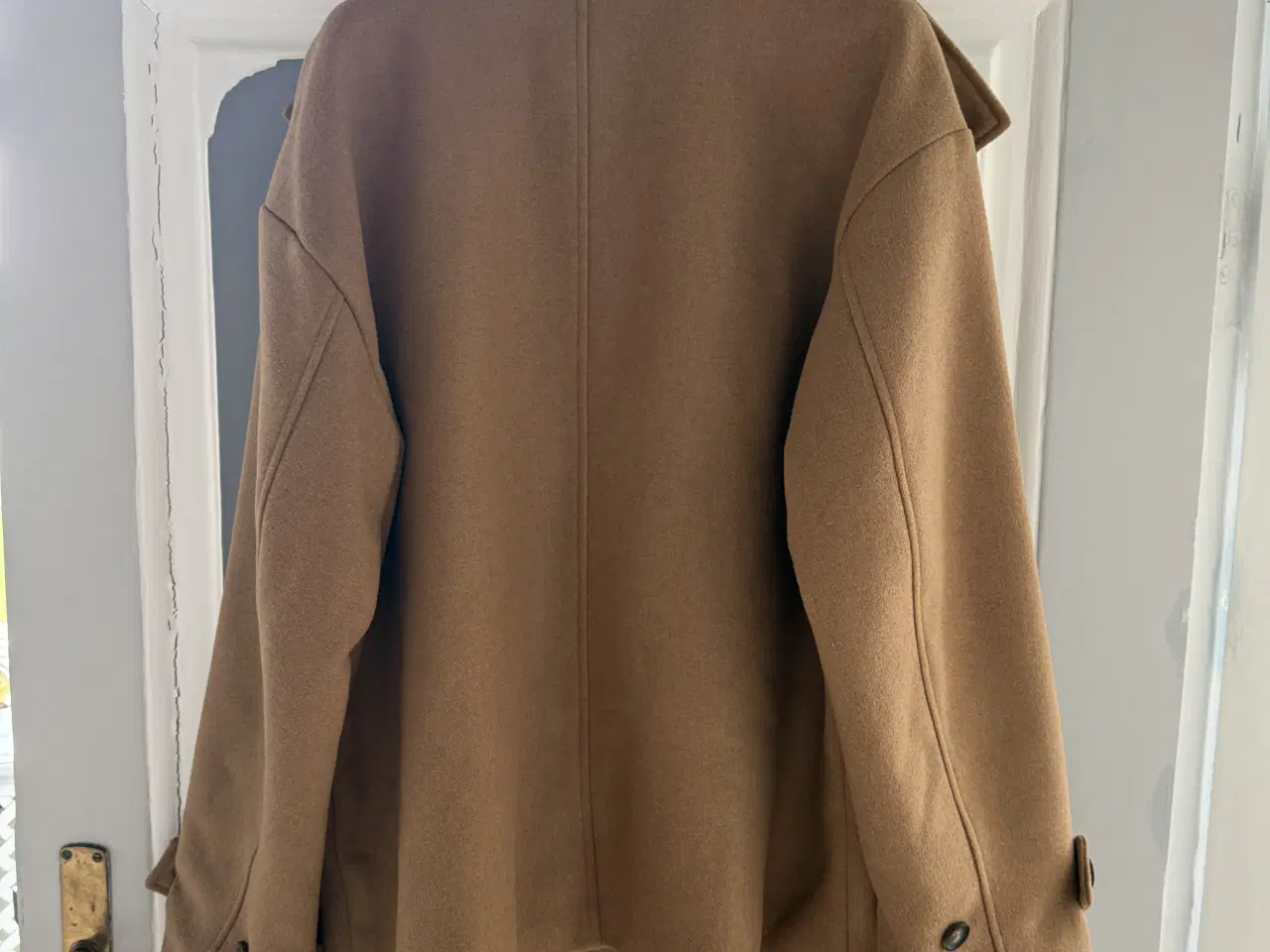 Billede 2 - Flot jakke med 31 % uld