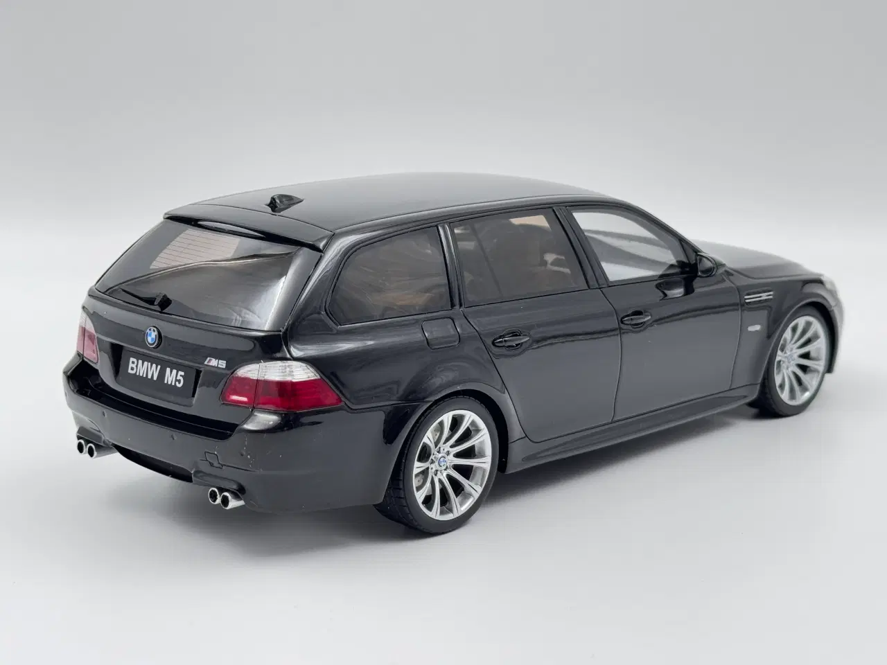 Billede 3 - 2005 BMW M5 E61 - Limited Edition - 1:18