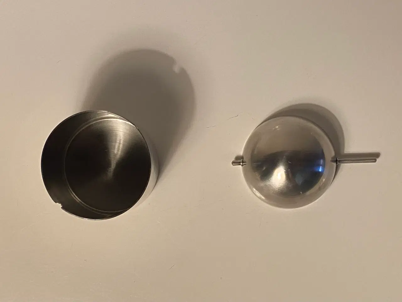 Billede 2 - Stelton Vippebæger, rustfrit stål, AJ, kr. 100,-