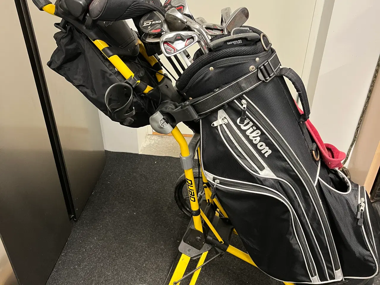 Billede 2 - Wilson golfsæt med bag og vogn