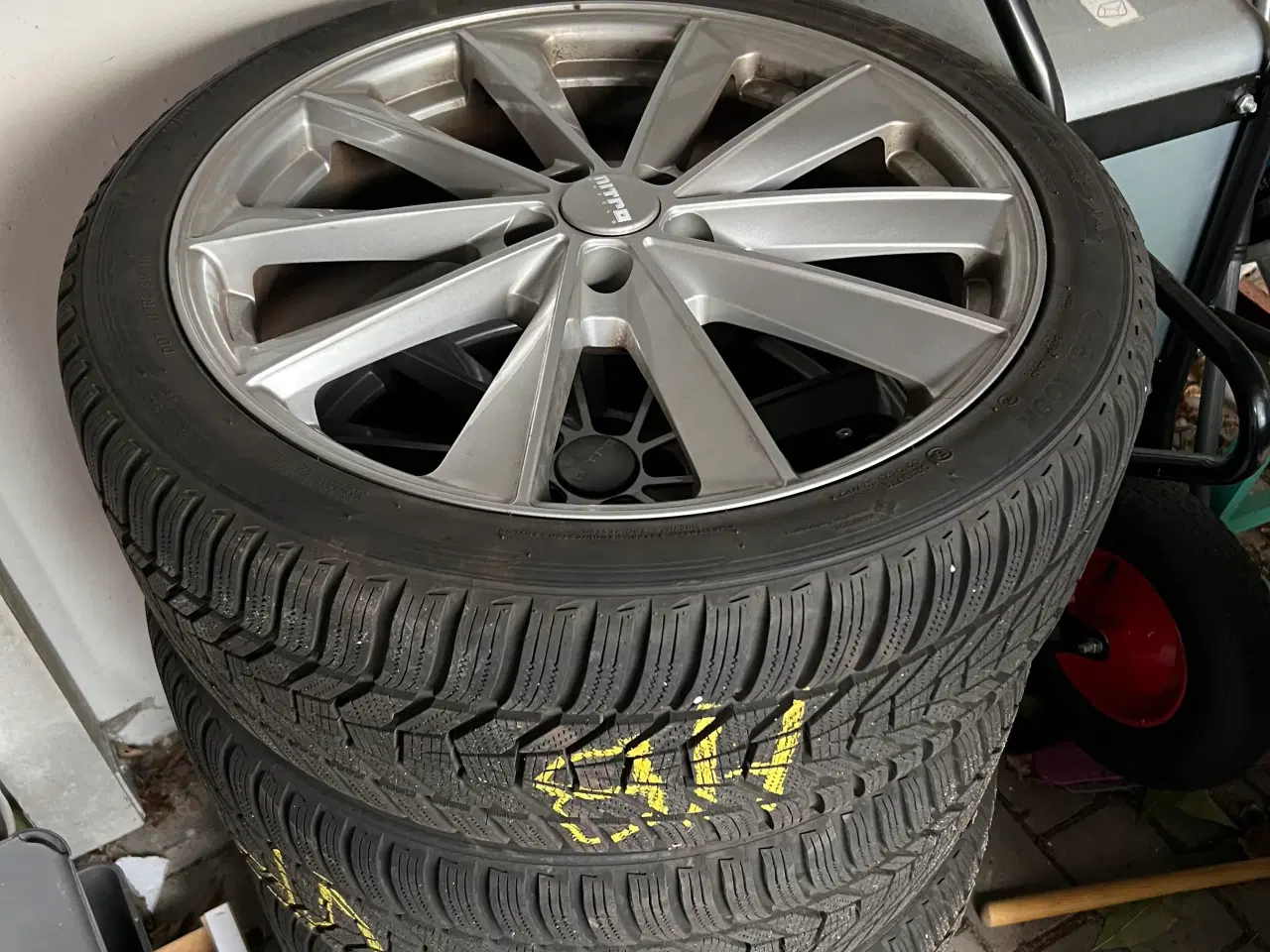 Billede 2 - 245/45R20 vinterdæk på alufælge