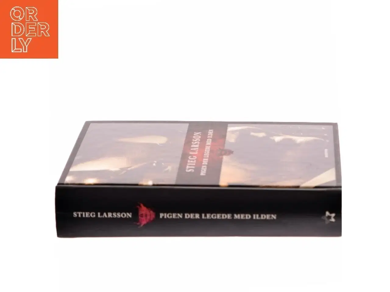 Billede 2 - Pigen der legede med ilden af Stieg Larsson (Bog)