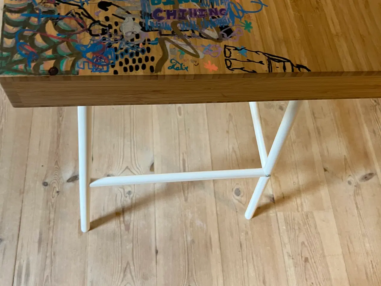 Billede 3 - Skrivebord - Gratis. Ikea nypris 1500 kr. 