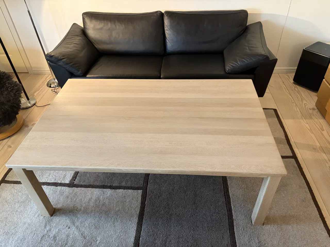 Billede 2 - 🌿 Massivt sofabord i sæbebehandlet eg