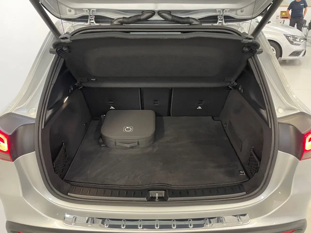 Billede 8 - Mercedes EQA350  AMG Line 4Matic