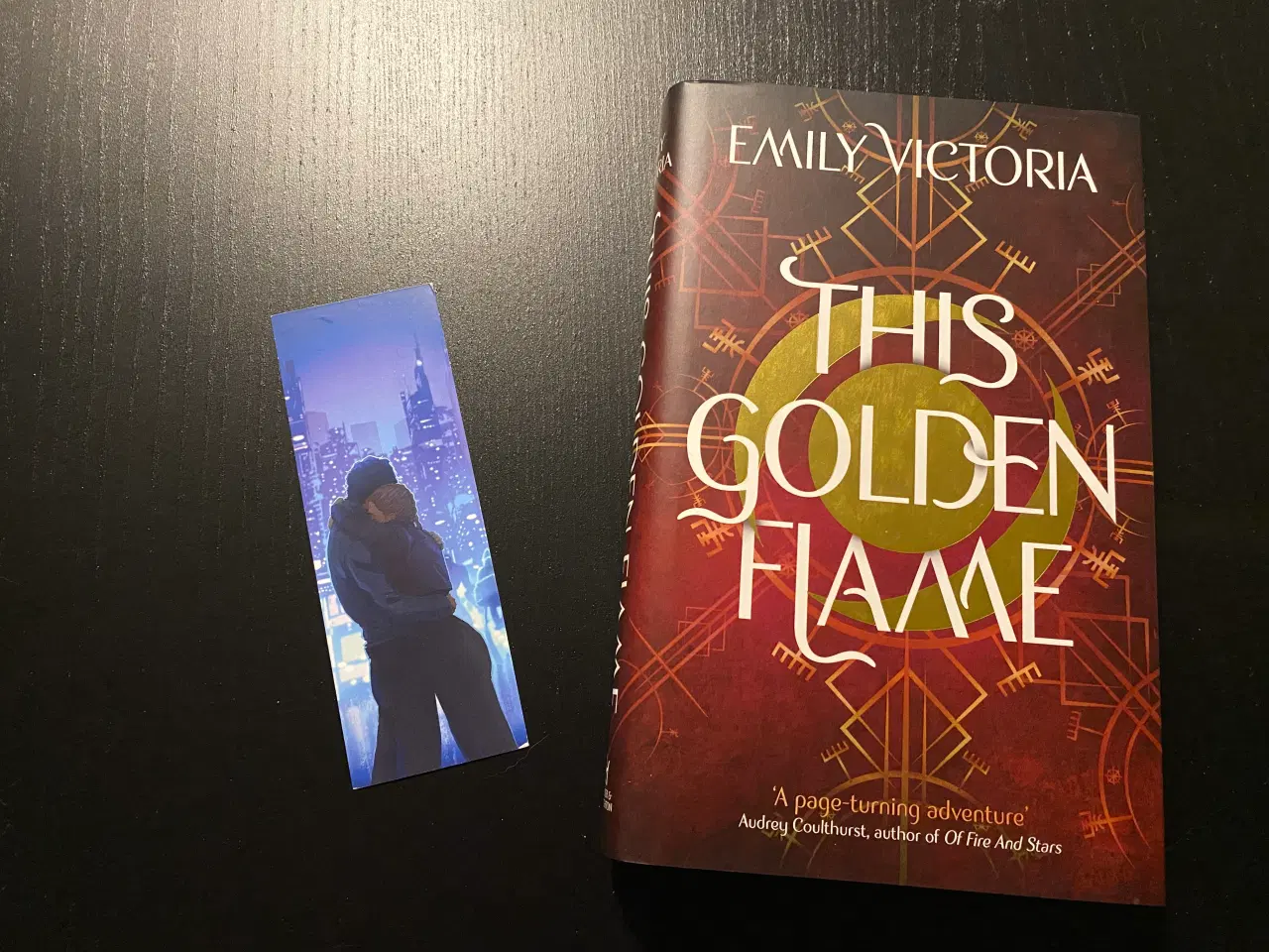 Billede 1 - This Golden Flame af Emily Victoria, fairyloot