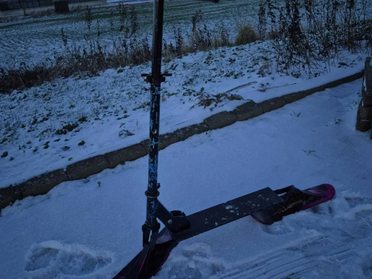 Billede 4 - træ kælk , samt ski løbehjul