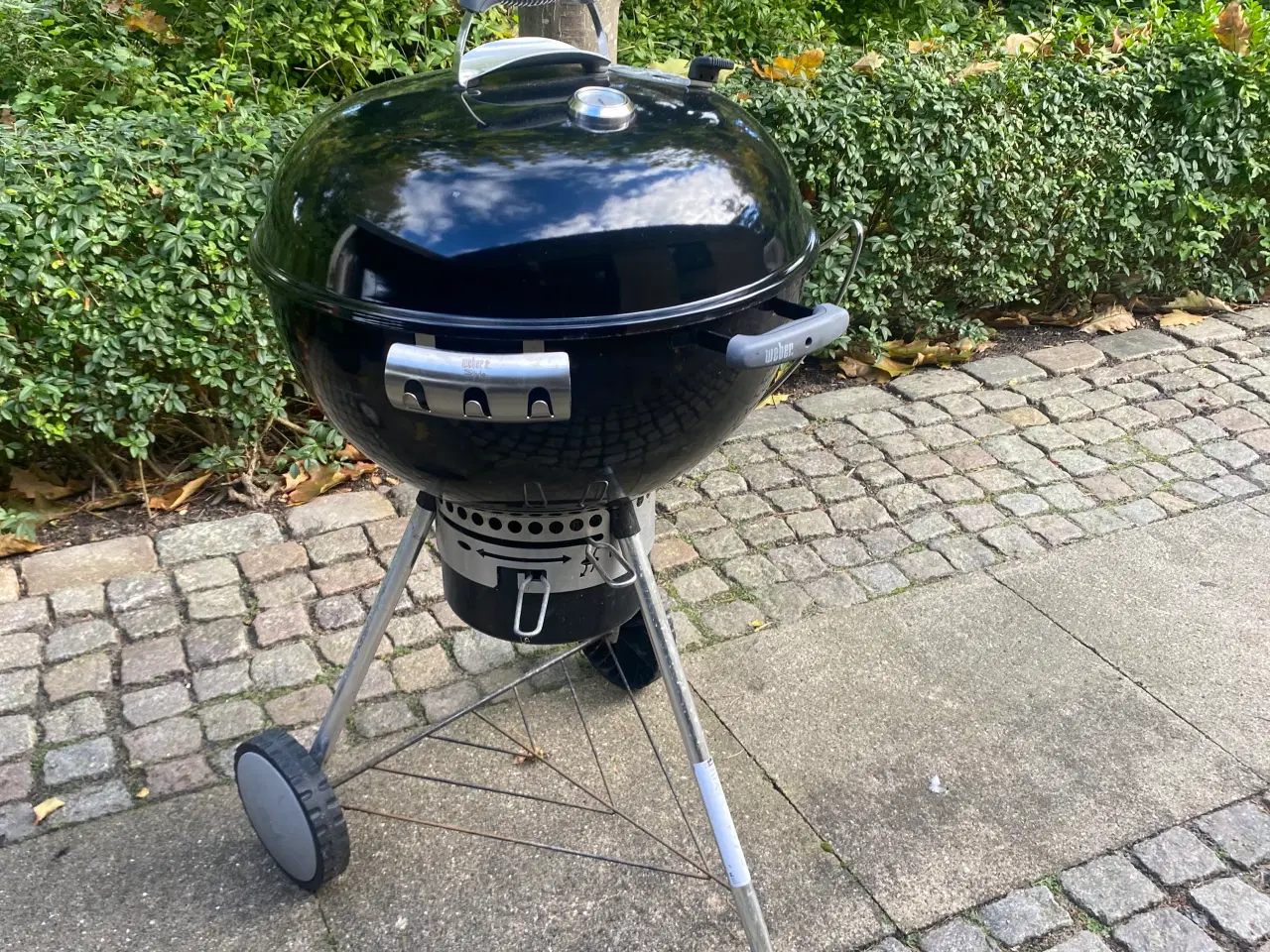 Billede 4 - Meget velholdt Weber kuglegrill 57cm