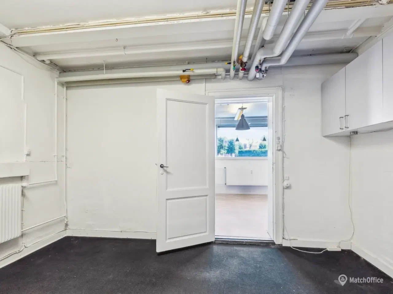 Billede 6 - 121 m² højt kælderlejemål til butik / kontor