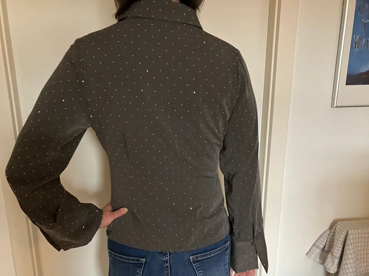 Billede 2 - Neo Noir skjorte i størrelse 34 til kvinder.