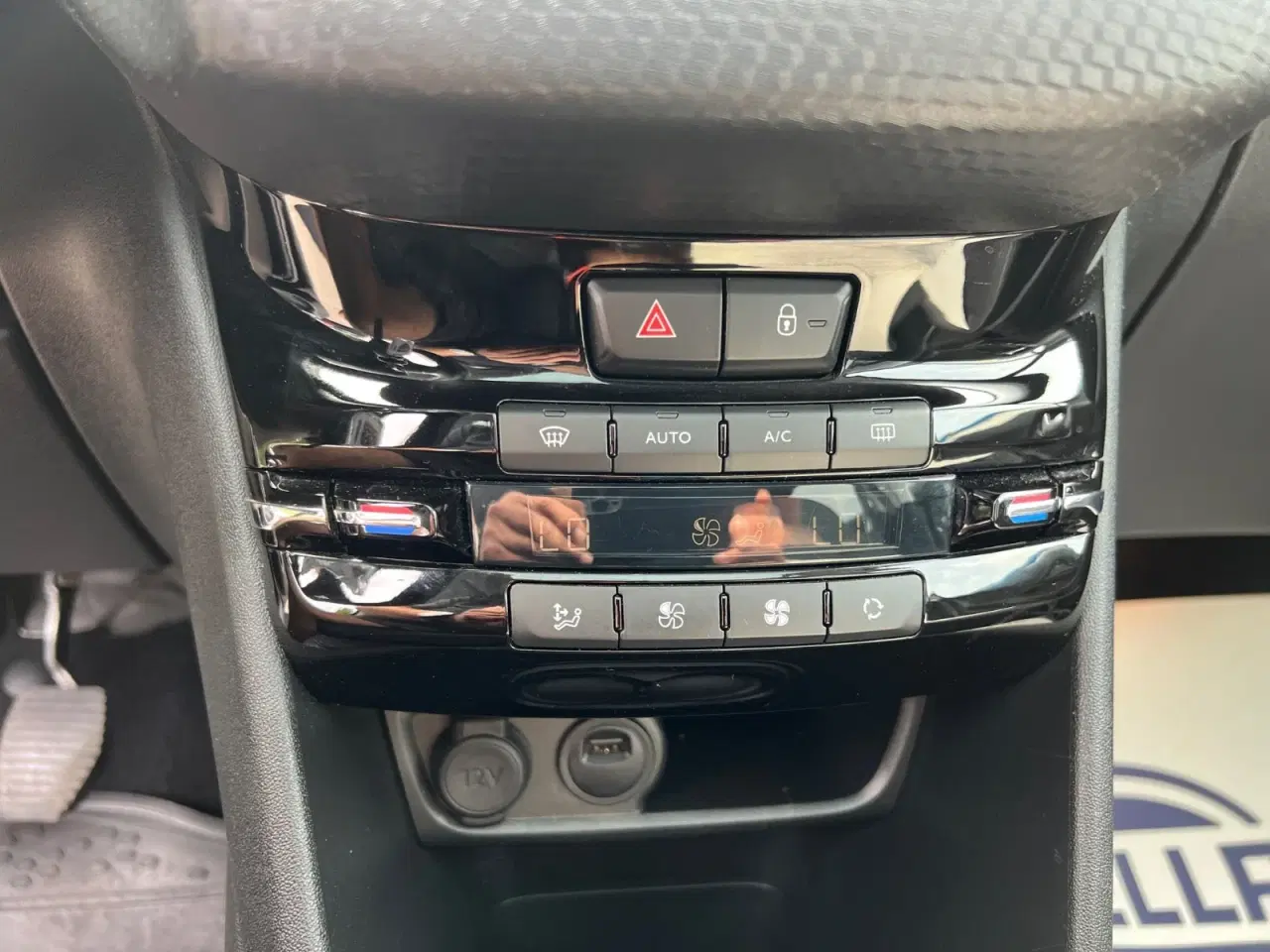 Billede 13 - Peugeot 208 1,5 BlueHDi 100 Allure Sky