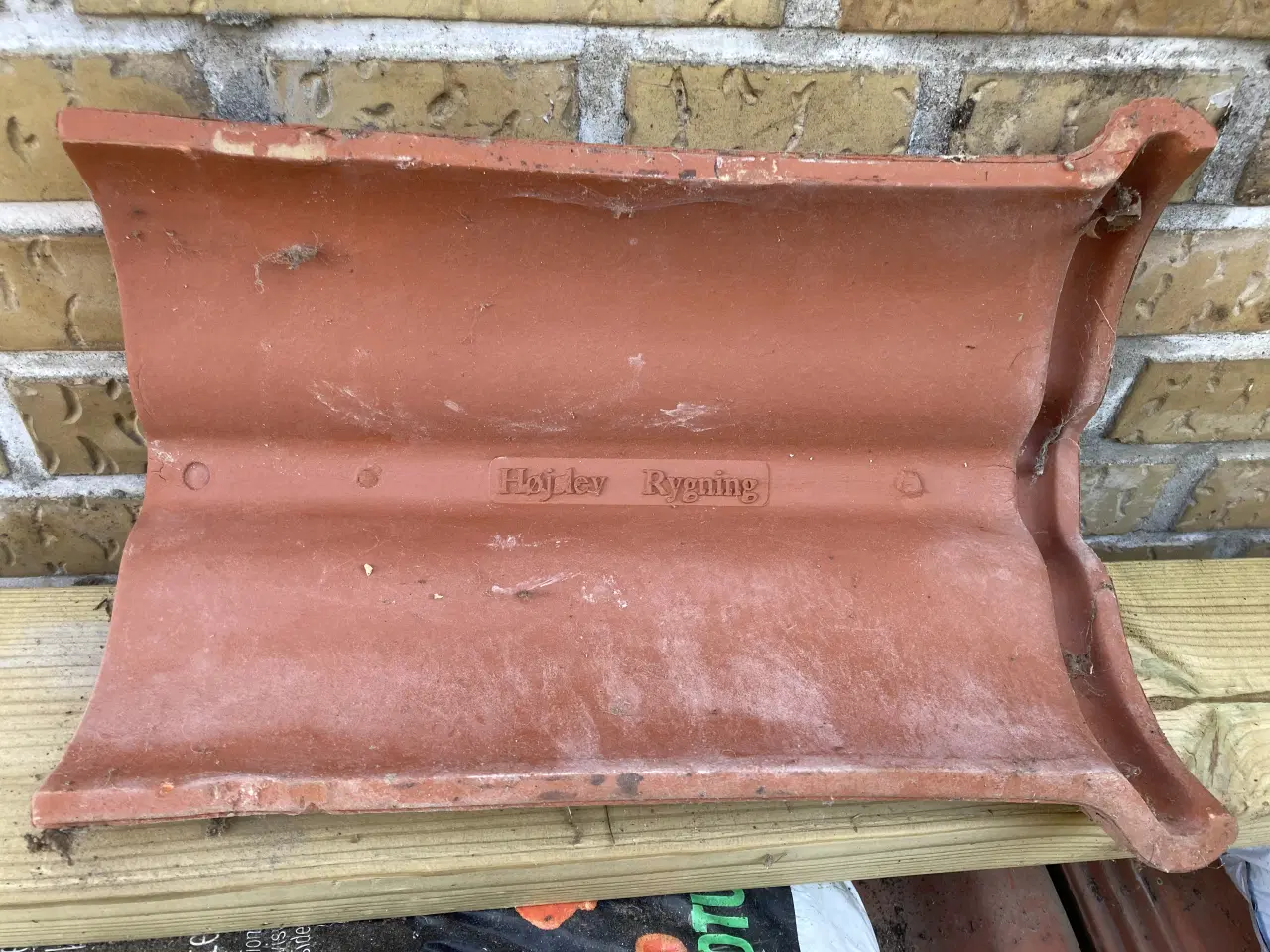Billede 1 - Rygningssten Højslev rød  9 stk 