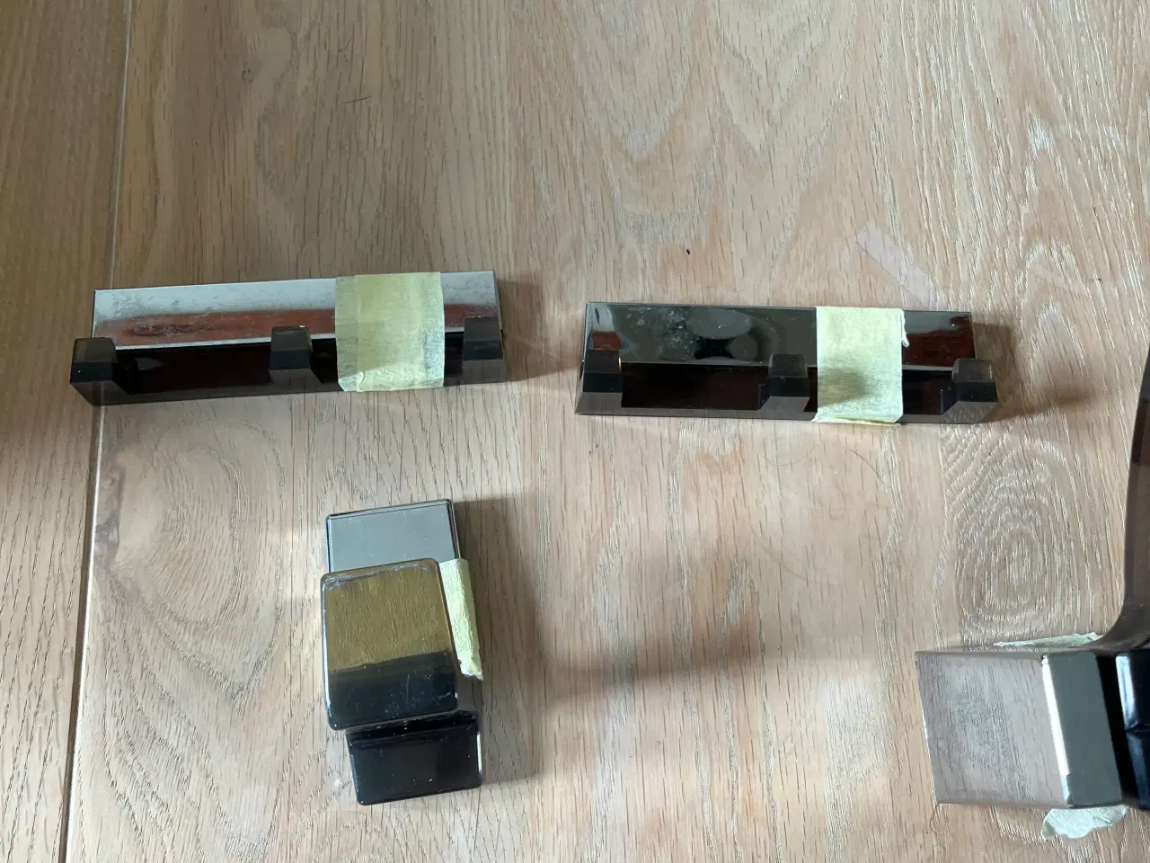 Billede 3 - Retro badeværelsesspejl, hylde og knager