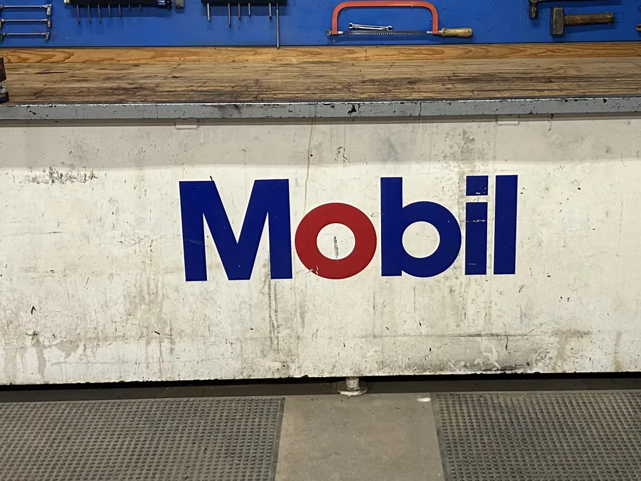 Billede 1 - Filbænk med 1800 olietank