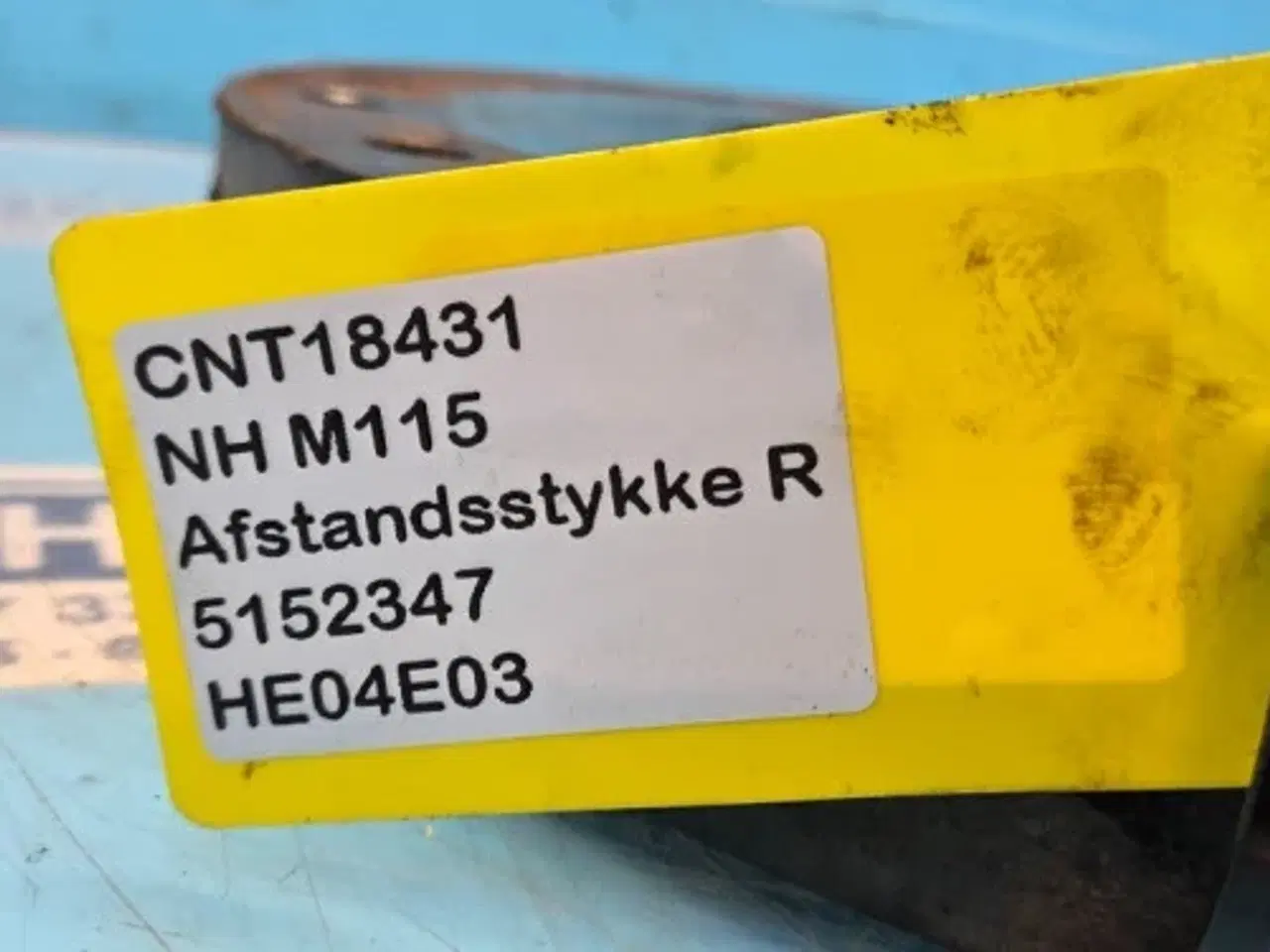 Billede 13 - New Holland TM115 Afstandsstykke R. 5152347