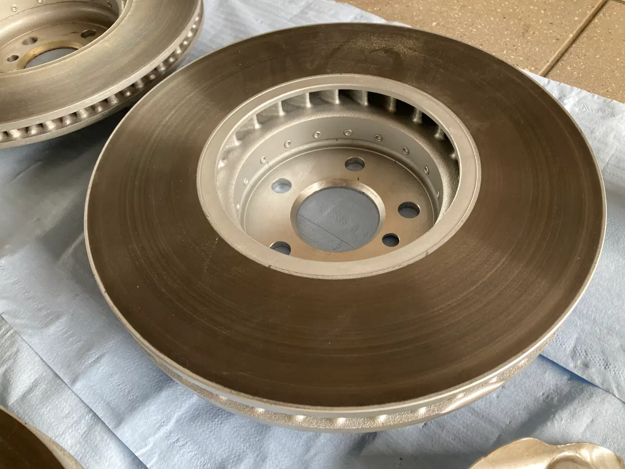 Billede 4 - Bremseskiver til BMW G30 og G31. "Fabriksnye"