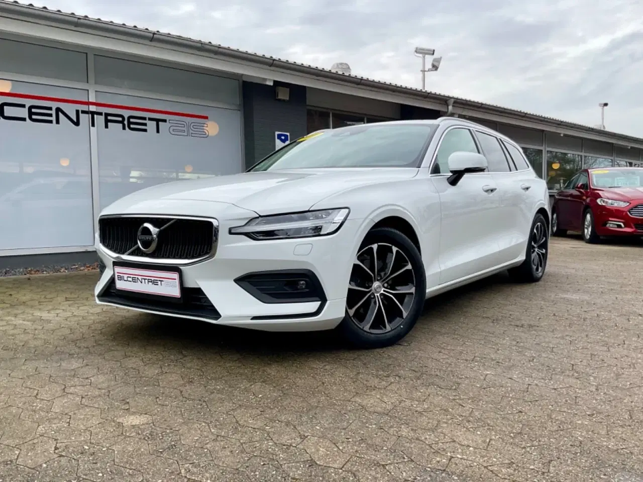 Billede 1 - Volvo V60 2,0 B4 197 Momentum aut.