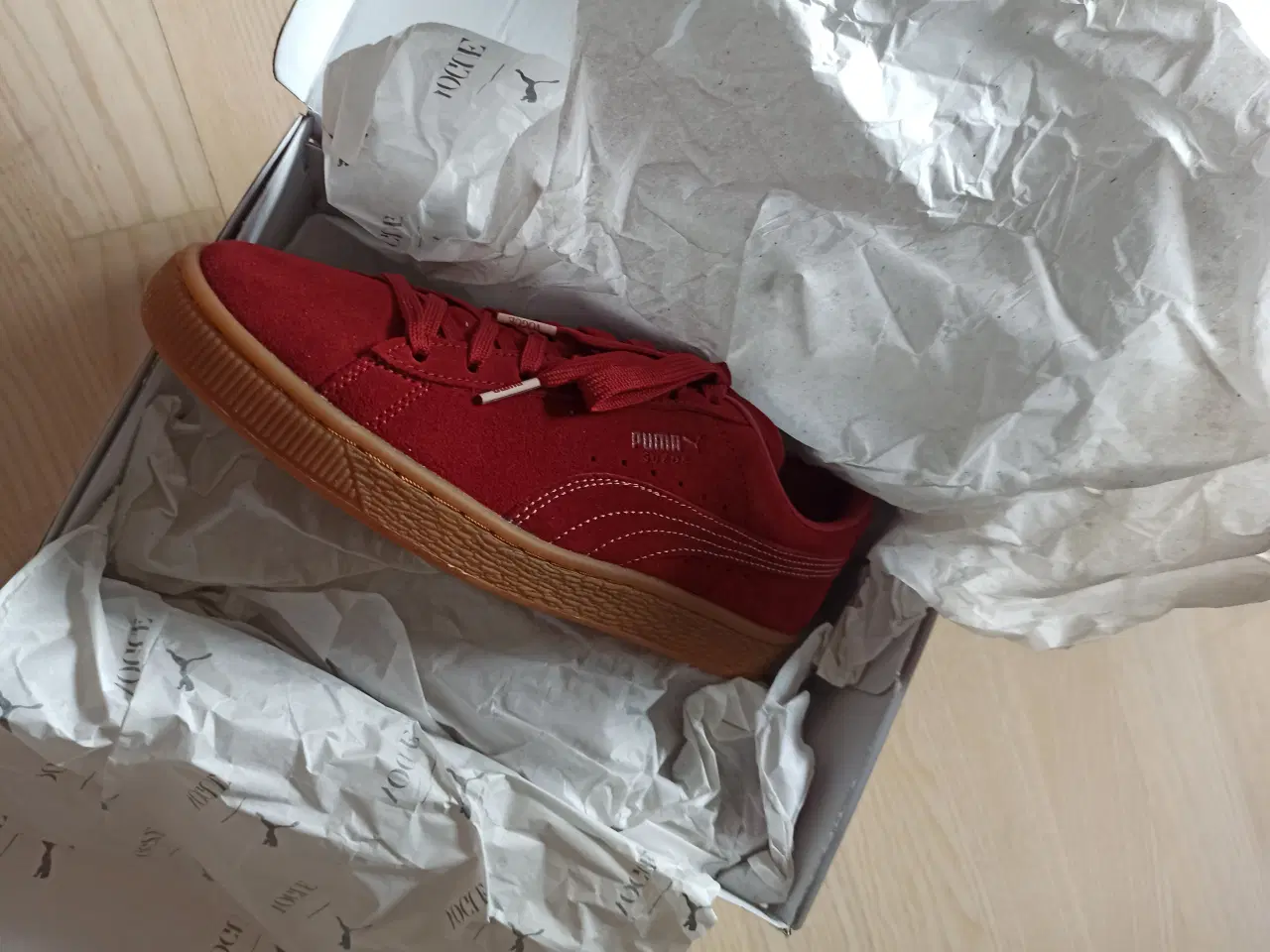 Billede 2 - Nye PUMA Suede Classis VOGUE, Red-intense str. 41