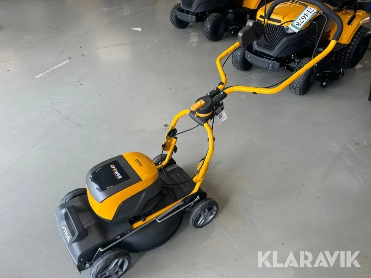 Billede 1 - Græsslåmaskine Stiga Multiclip 547e S Kit med batterier og lader