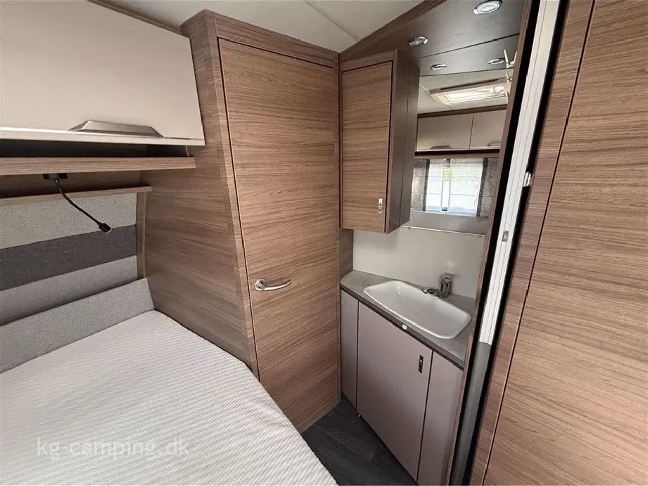 Billede 7 - 2022 - Knaus Sport 450 FU SPORT E POWER SELECTION   Moderne el-drevet campingvogn med Mover og fortelt