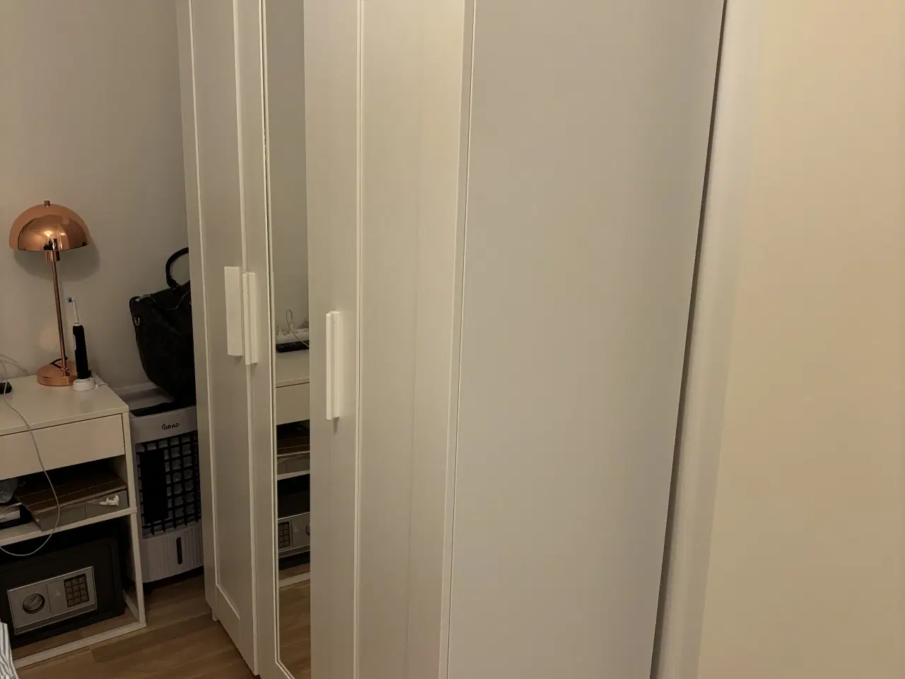 Billede 2 - Ikea klædeskab 