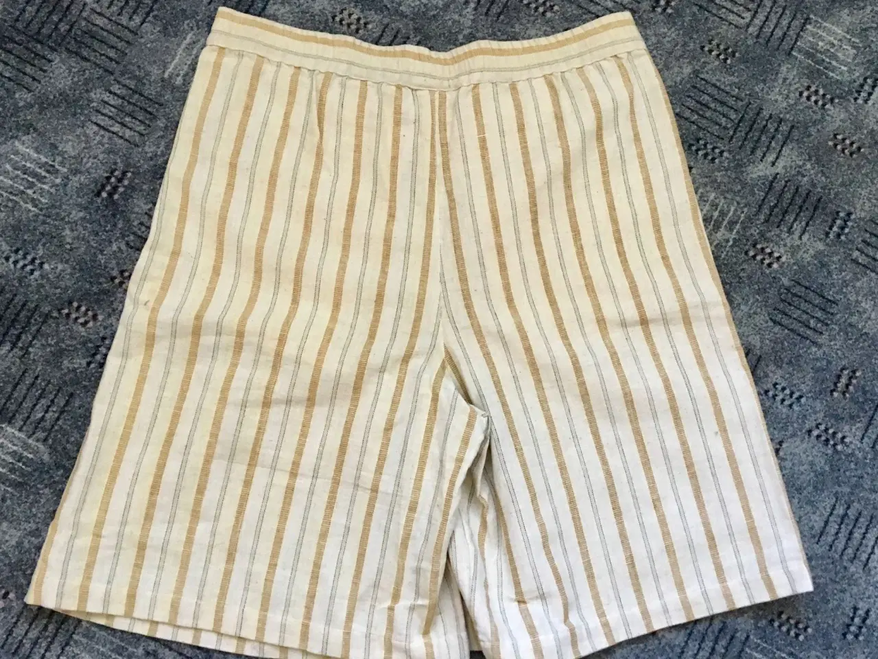 Billede 2 - Shorts til salg