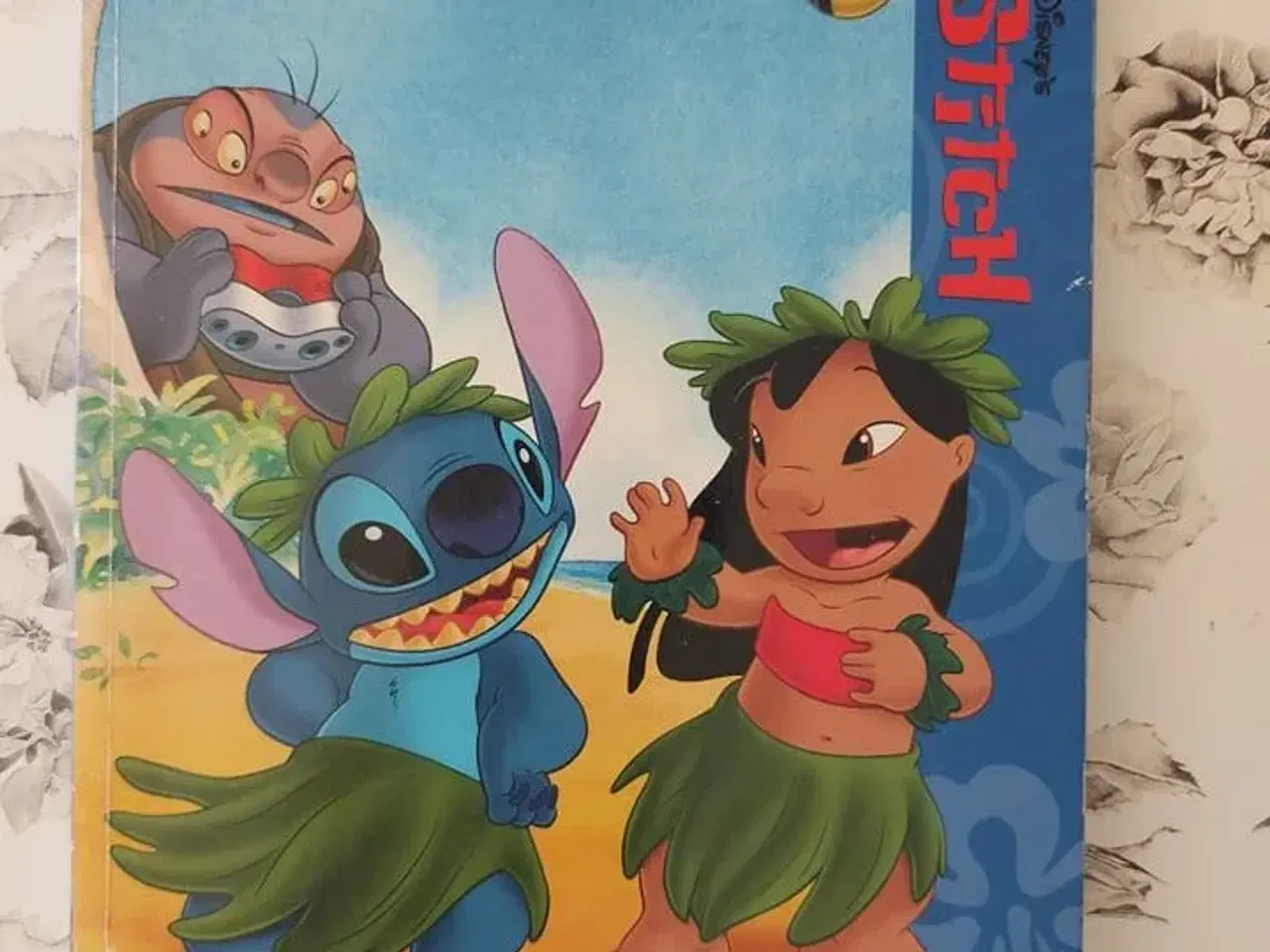 Billede 1 - Disney's Lilo & Stitch bog