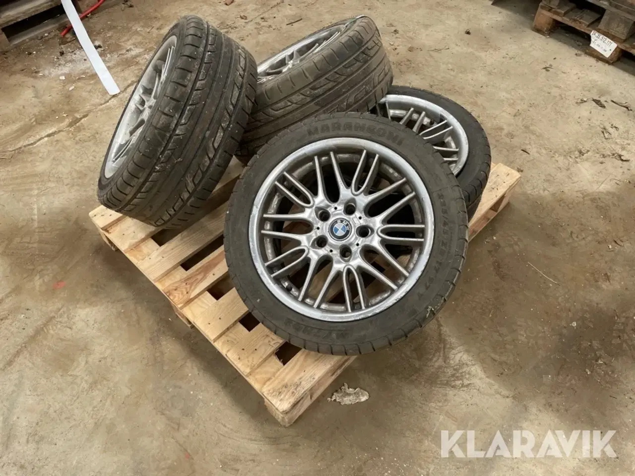 Billede 4 - Sæt BMW originale 17” alufælge med Hankook-dæk 4 styk.