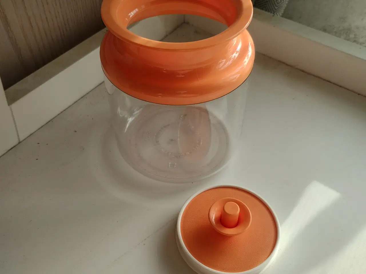 Billede 1 - Tupperware bøtte med låg