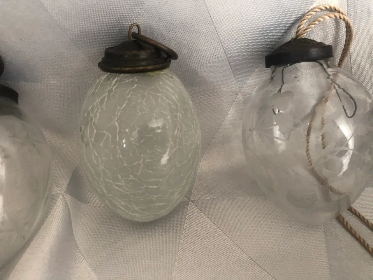 Billede 4 - 3 ovale Biedermeier julekugler i glas