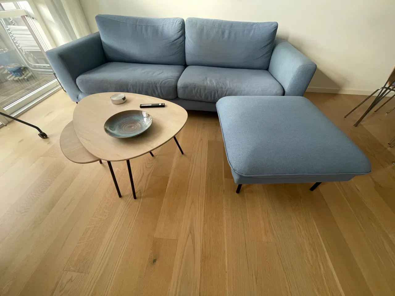 Billede 2 - Sofa og puf gives væk 