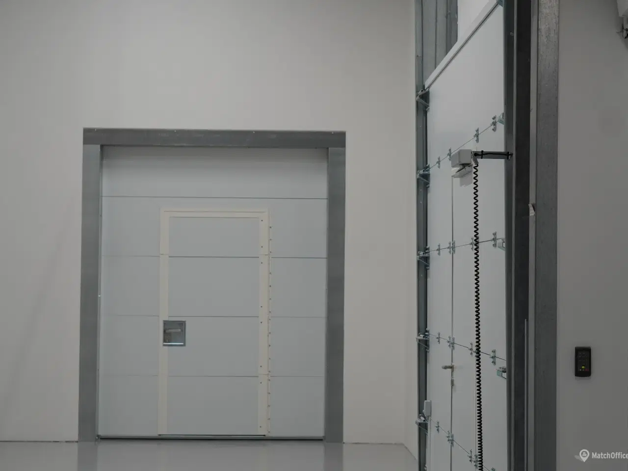 Billede 2 - Lagerlejemål med højt til loftet og nem logistik midt i Lyngby