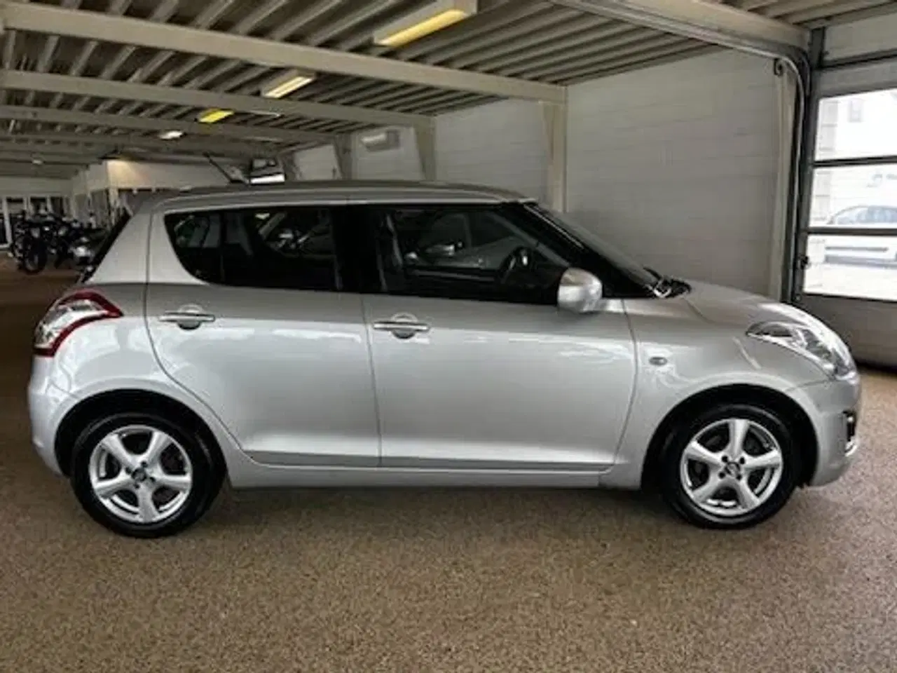 Billede 3 - Suzuki Swift 1,2 16V Club 94HK 5d Aut.