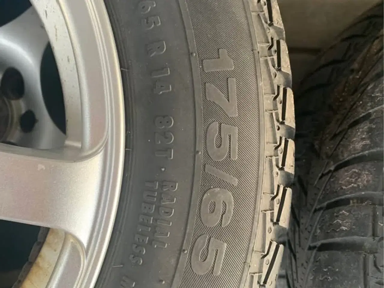 Billede 2 - Alu fælge med vinterdæk 175/65 R14