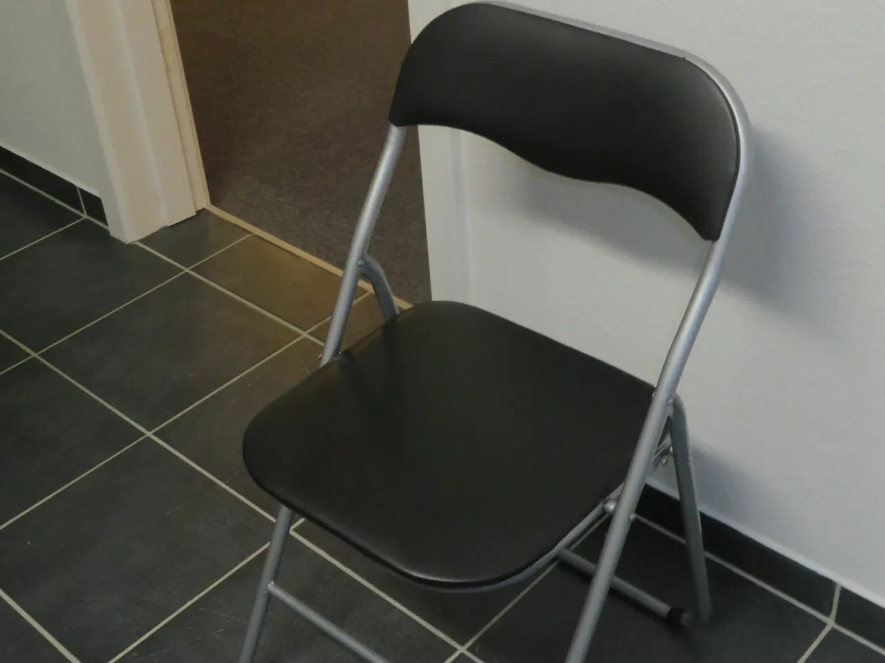 Billede 1 - 8 sorte klapstole