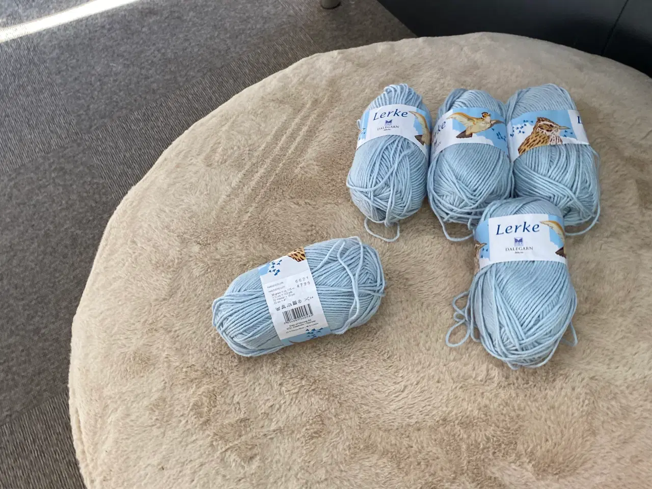 Billede 4 - Lækkert Dale Lerke garn 112 nøgler - 18 farver