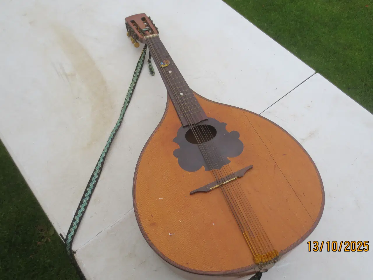 Billede 2 - 1 stk Mandolin  længde 73 cm 